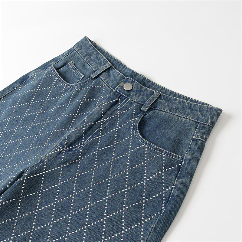 Jeans de moda de cintura alta con acentos estampados de diamantes