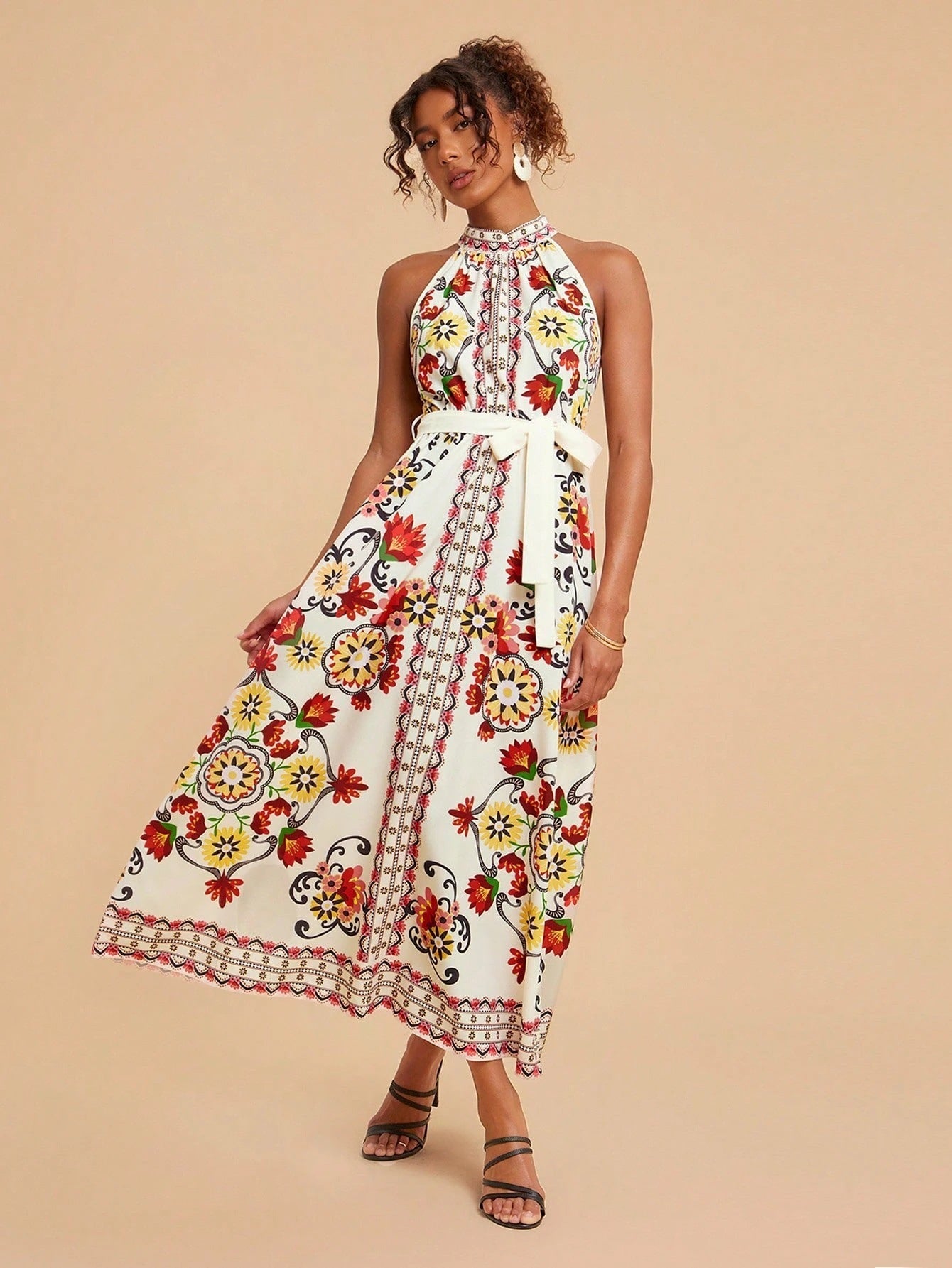 Vestido midi de estampado floral romántico con acentos sin mangas con cordones