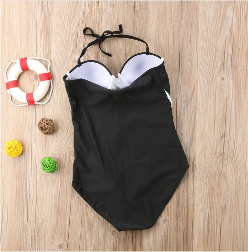 Maiô clássico de uma peça para elegância e conforto de praia atemporais