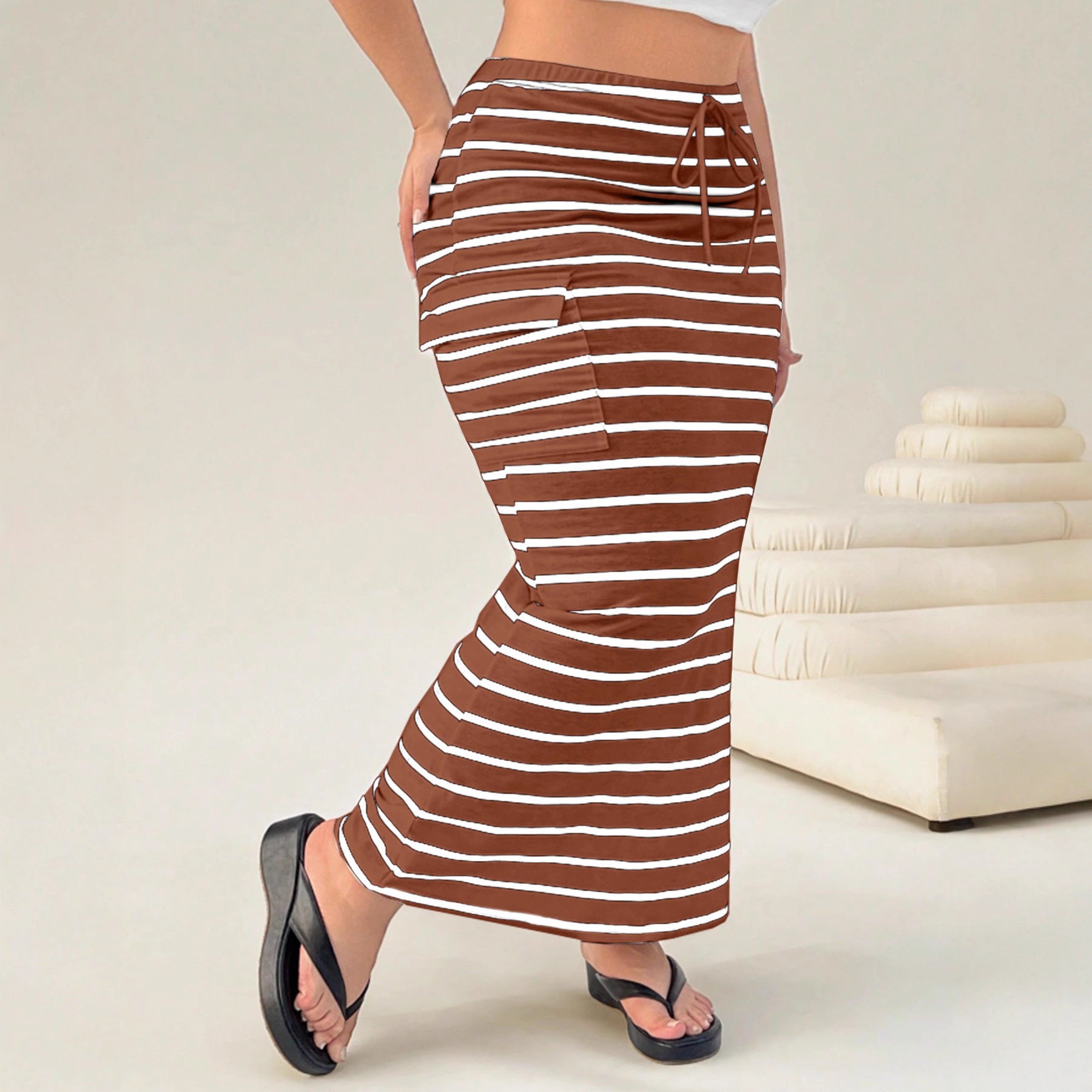 Knitted Slim Fit Hip Skirt With Simple Pocket Detail-Theone Apparel