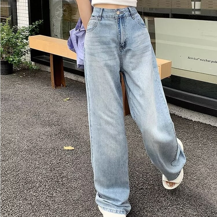 Jeans berkobar kecil yang berukuran besar dengan ukuran tinggi dengan santai pas