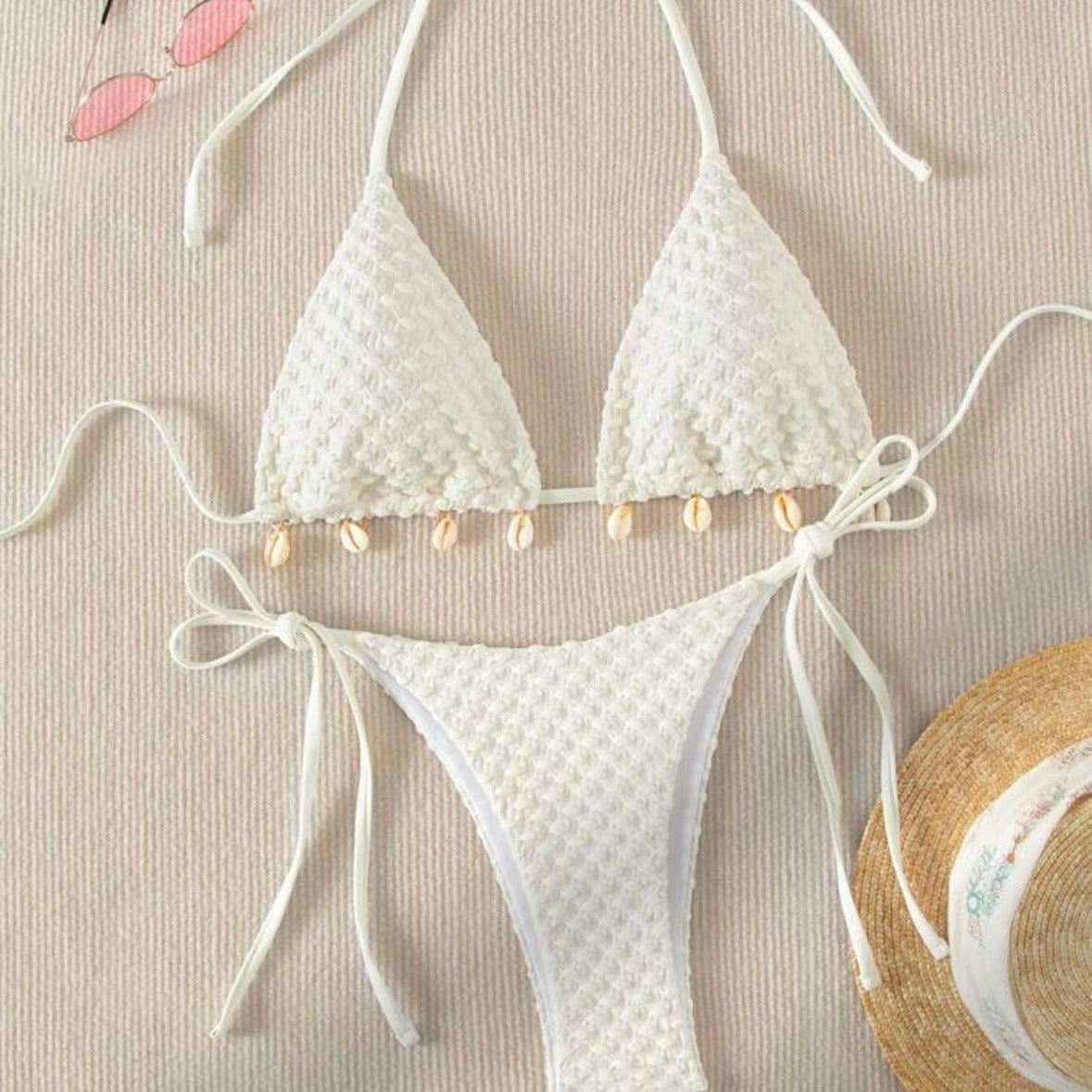 Special Fabric Split Swimsuit for Sleek Beach Day Elegance