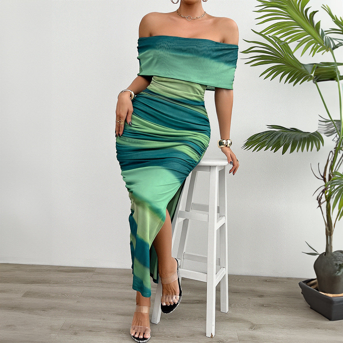 Robe de tube à épaules à épaules opposées avec élégance moderne