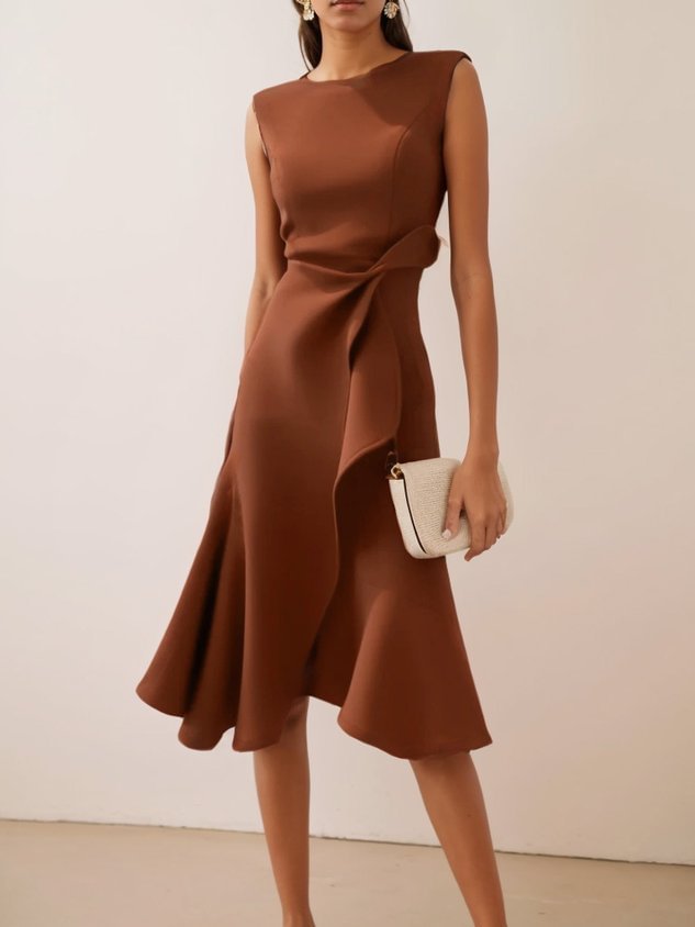 Robe à cou de couches sans manches rouges avec tempérament élégant