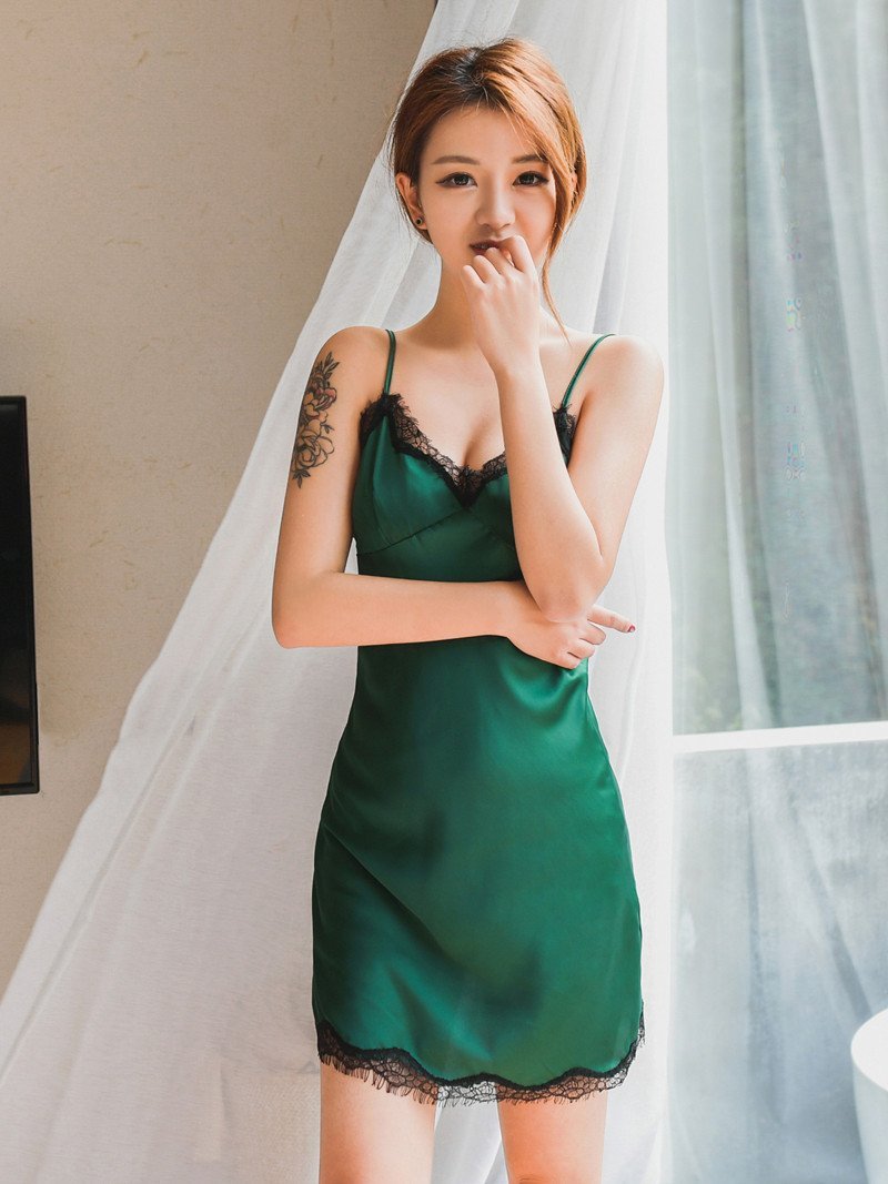 Crisscross Back Vintage Lace Nightie - Theone Apparel