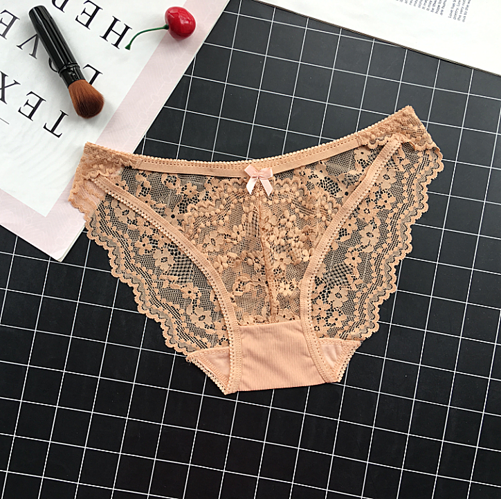Vedi attraverso mutandine in stile brief in pizzo