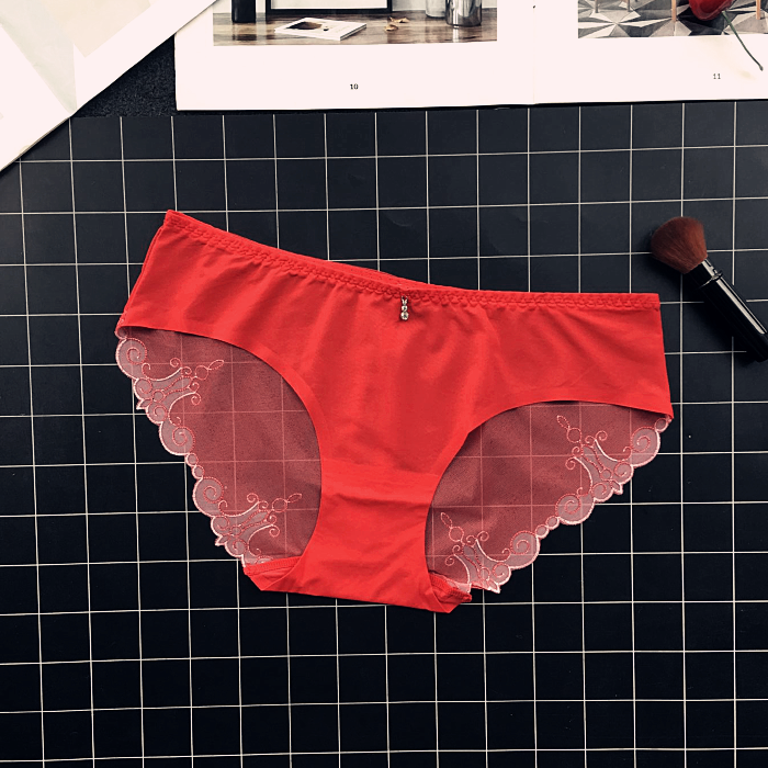 Fringe en dentelle opaque simple avec culotte de bijoux
