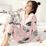 Conjunto de pijama floral tropical de encaje