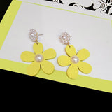 Rosa Perlen-Gänseblümchen-Blumen-Ohrringe